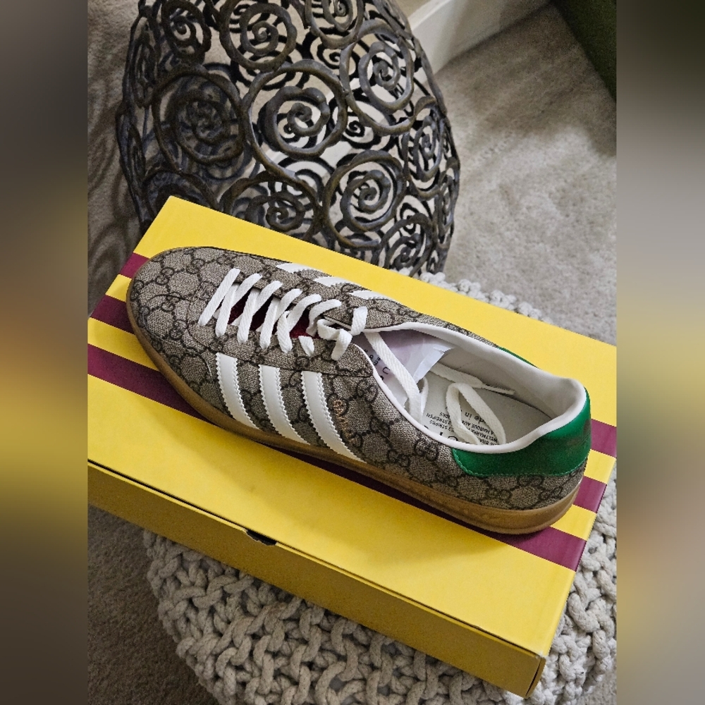 Gucci × Adidas Gazelle Beige  Monogram Sneakers - Picture 5 of 6